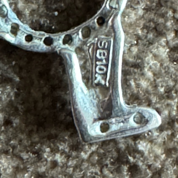 14kt White gold diamond poodle pendant - Picture 3 of 6